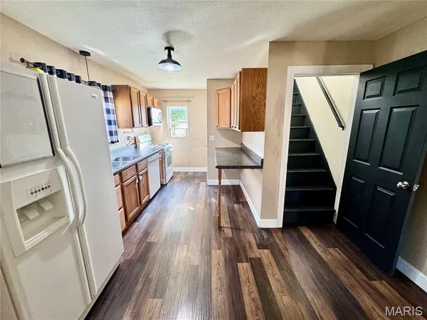 $1,450 | 109 North 13th Street, Wood River, IL 62095