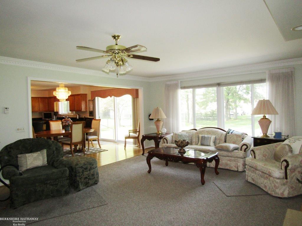 38825 Westchester Road Sterling Heights, MI 48310 - Photo 19 of 32 Family/Great Room