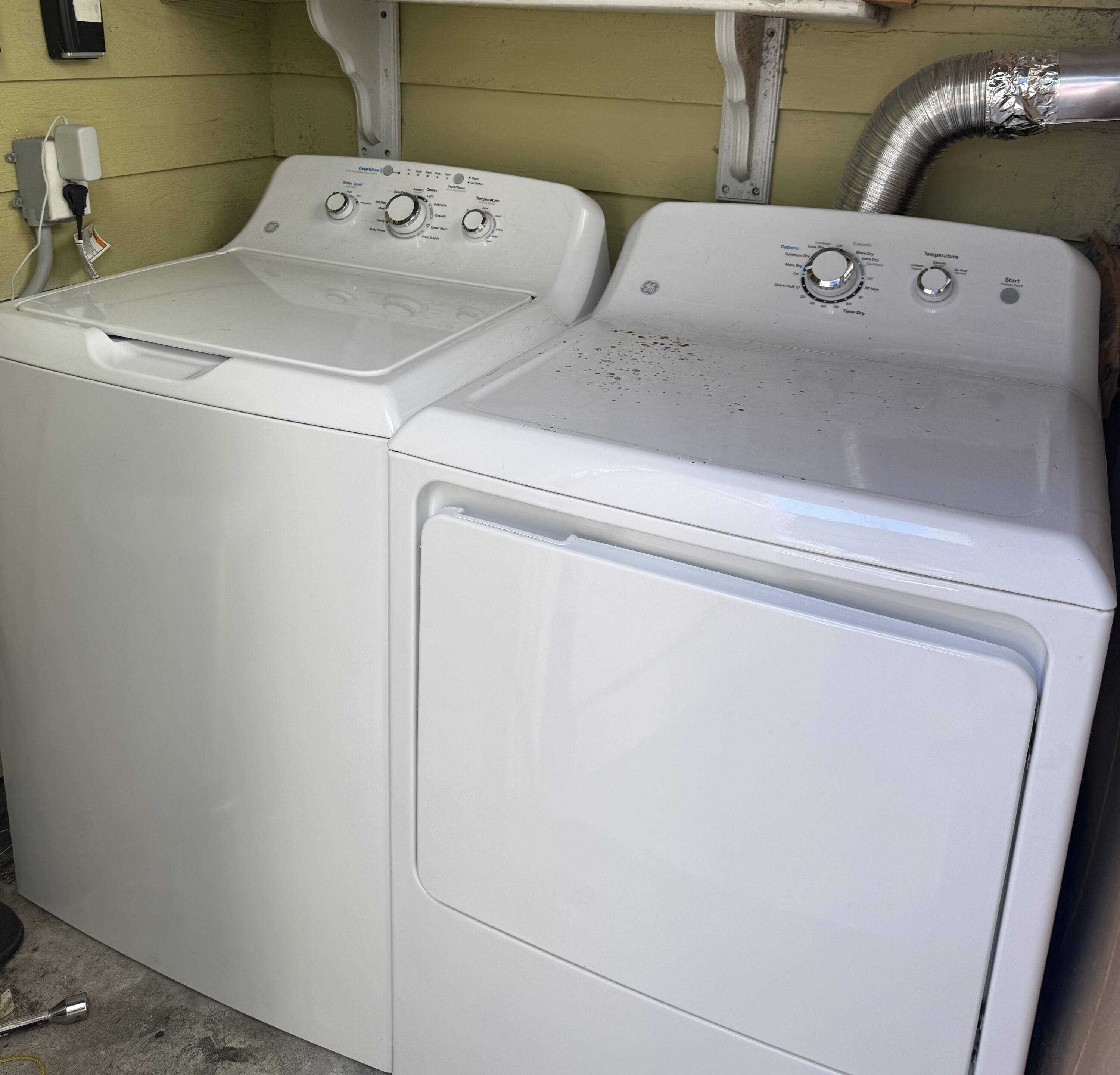 311 Wildermere Road West Palm Beach, FL 33401 - Photo 20 of 27 Laundry