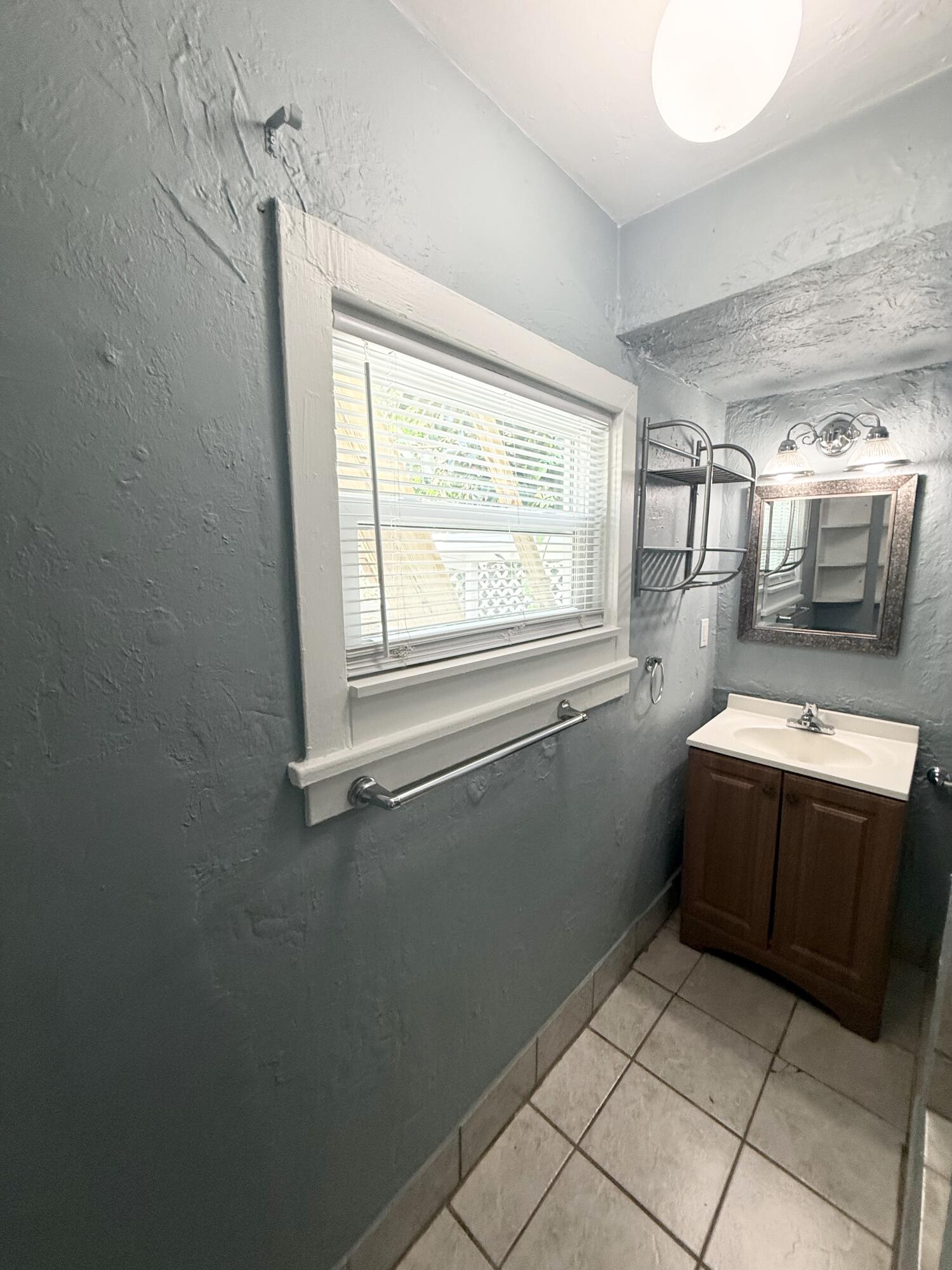 311 Wildermere Road West Palm Beach, FL 33401 - Photo 60 of 87 D17