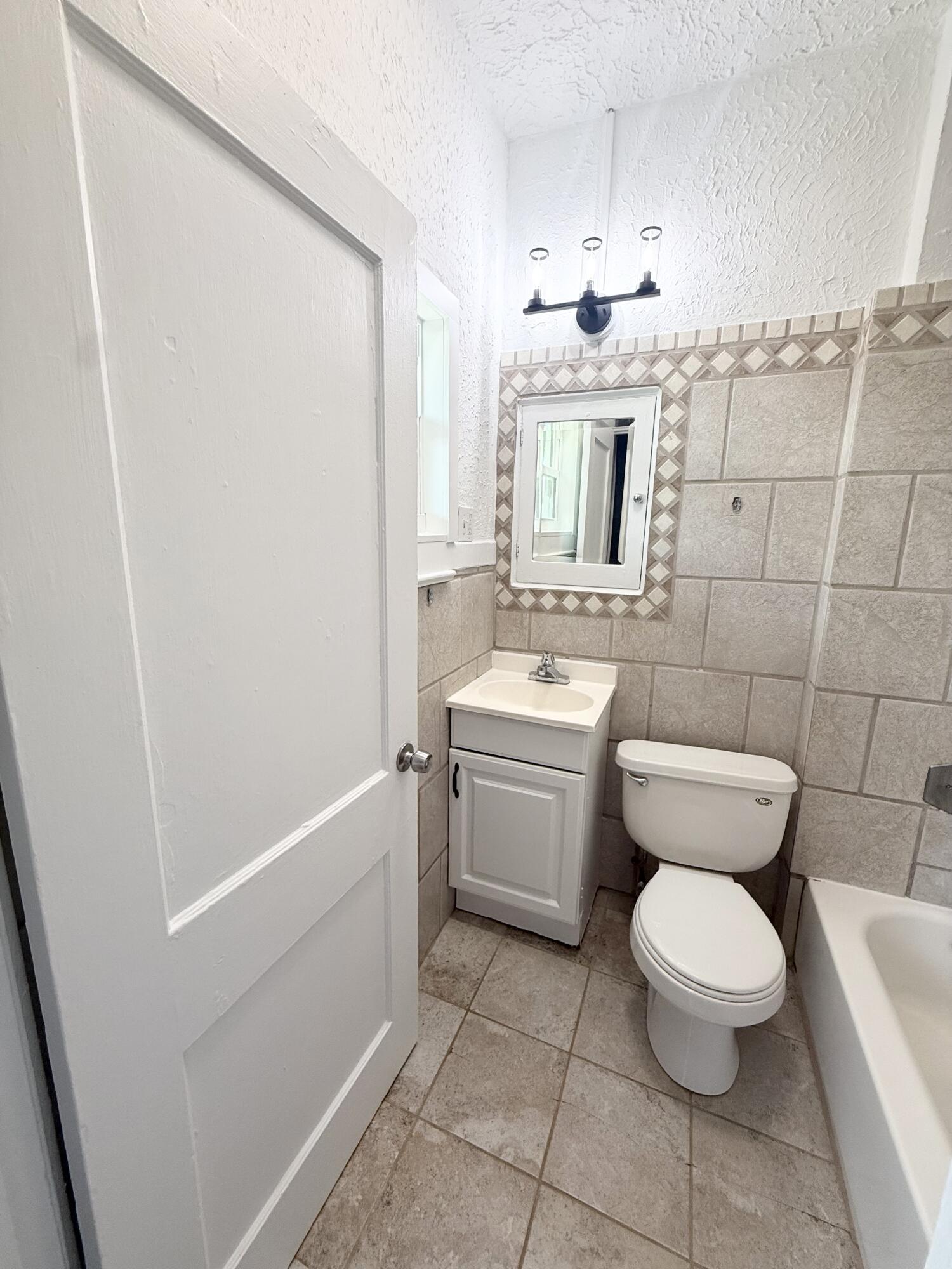 311 Wildermere Road West Palm Beach, FL 33401 - Photo 75 of 87 E28