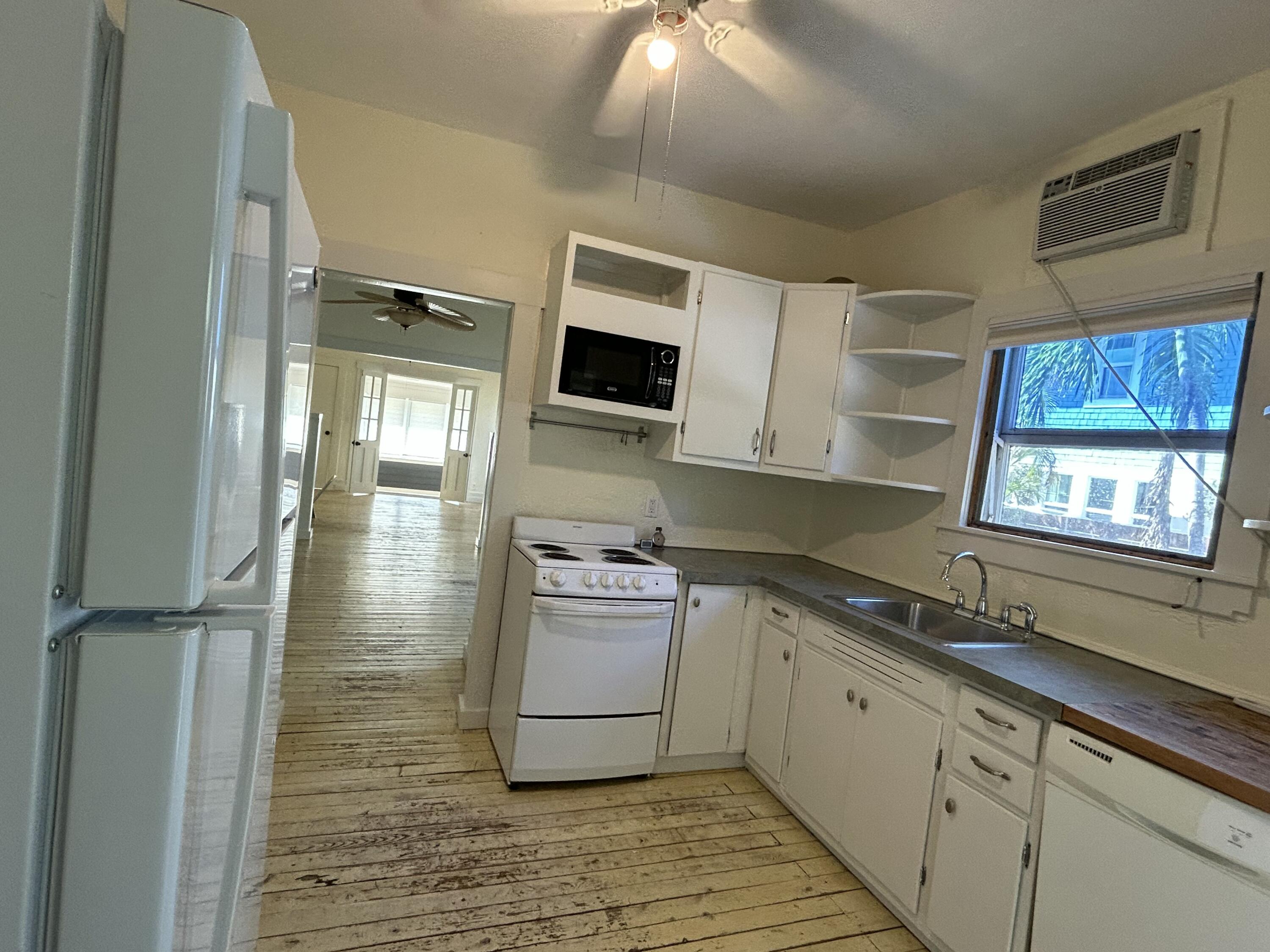 311 Wildermere Road West Palm Beach, FL 33401 - Photo 8 of 27 Main Unit A Kitchen