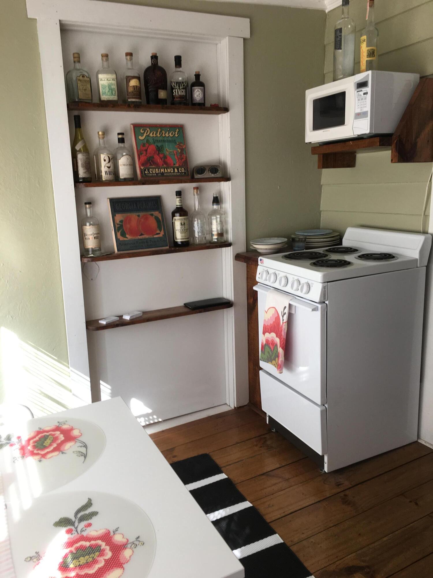 311 Wildermere Road West Palm Beach, FL 33401 - Photo 10 of 27 Unit C Kitchen 2