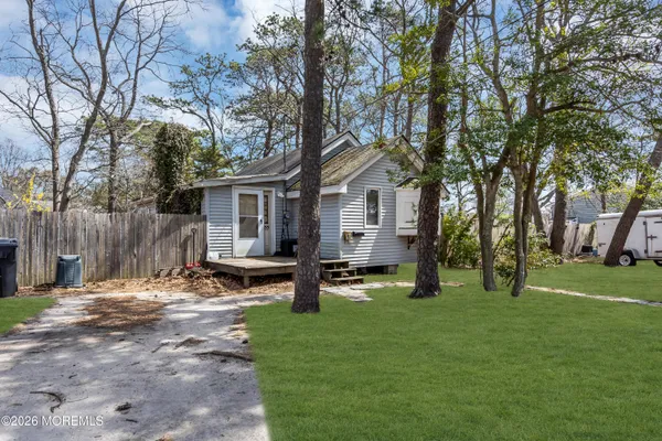 $375,000 | 33 Wintergreen Avenue, Brick, NJ 08723