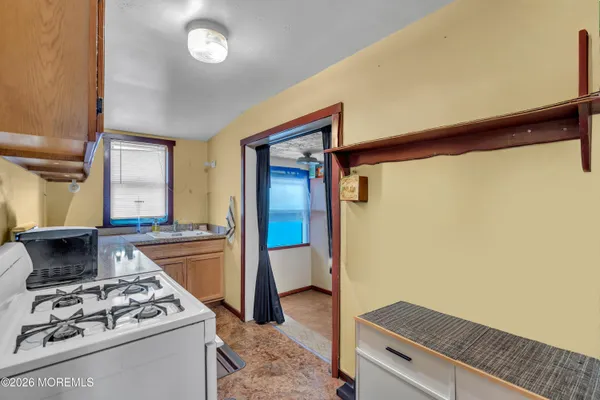 $375,000 | 33 Wintergreen Avenue, Brick, NJ 08723