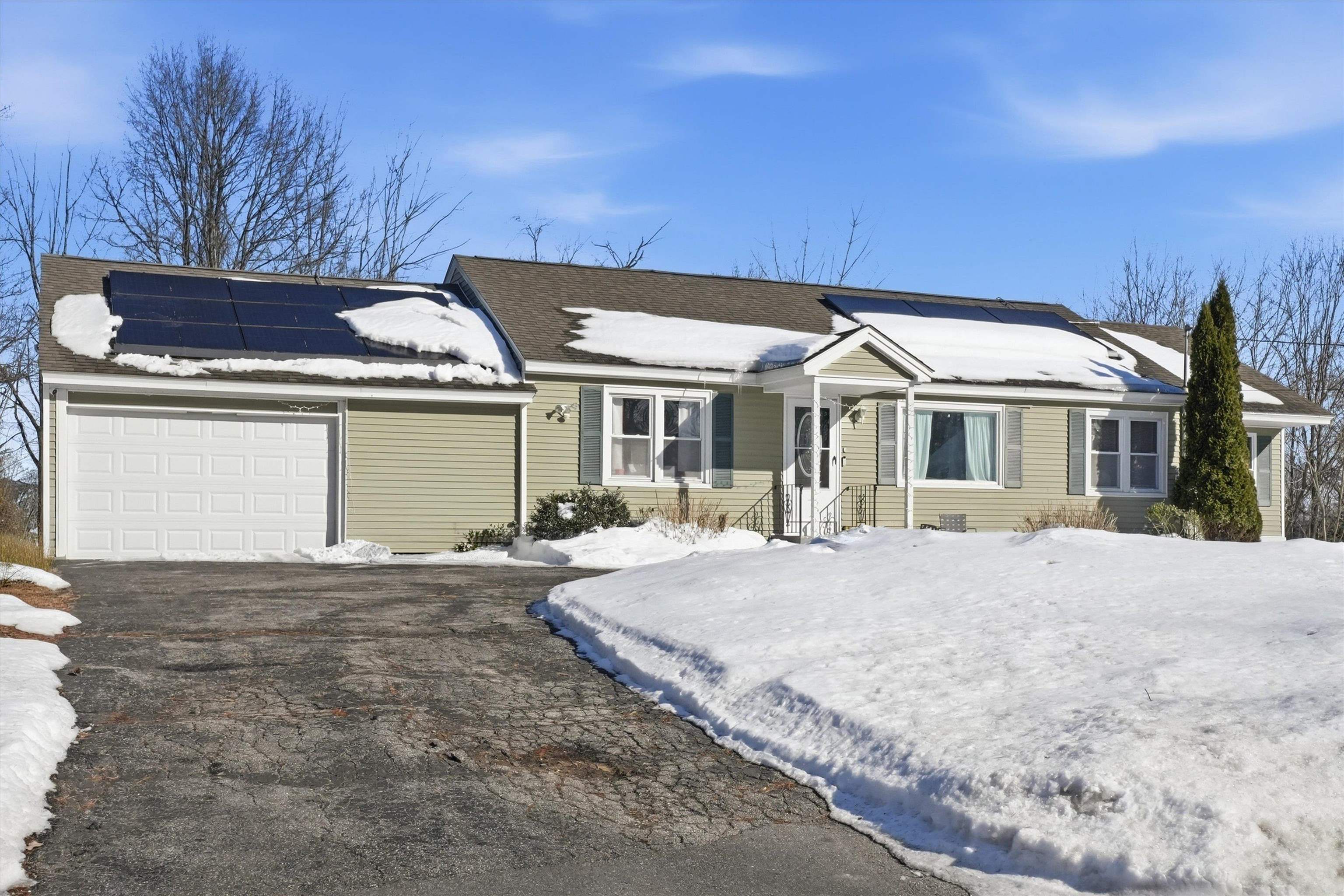 193 Beaver Street Manchester, NH 03104 - Photo 1 of 28