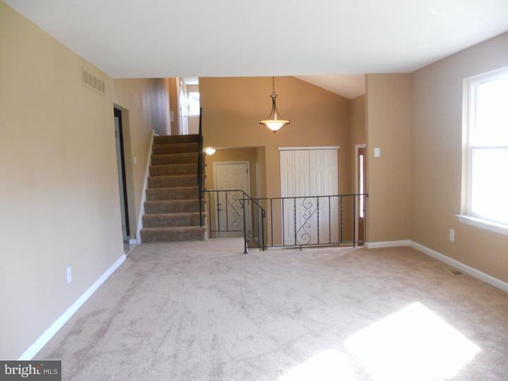 5 Banner Road Cherry Hill, NJ 08003 - Photo 9 of 23 Living Room