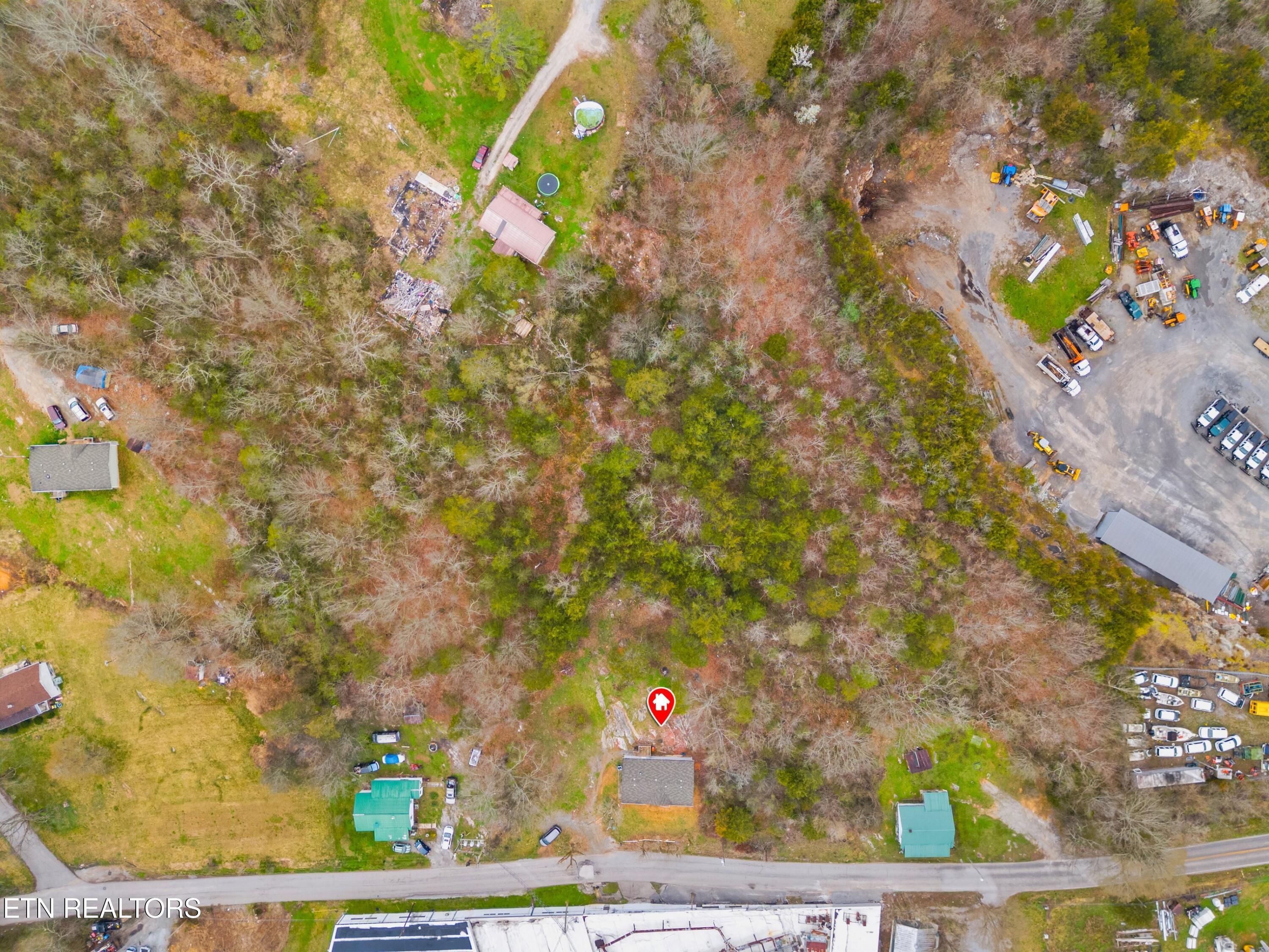 210 Blue Top Road Tazewell, TN 37879 - Photo 27 of 30 027-210BlueTopRoad-Tazewell-TN-37879-SMA