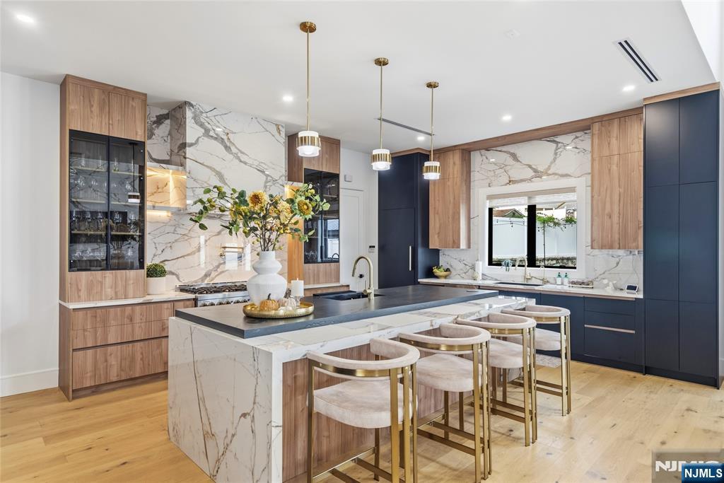 151 Stuart Street Paramus, NJ 07652 - Photo 18 of 49 Gallery Image 18