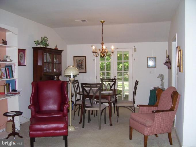 1513 Warfield Road Edgewater, MD 21037 - Photo 4 of 13 Dining Area