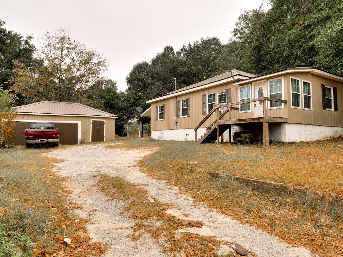 183 West Main Street Gibson, GA 30810 - Photo 2 of 21 183 W Main St 3 of 8