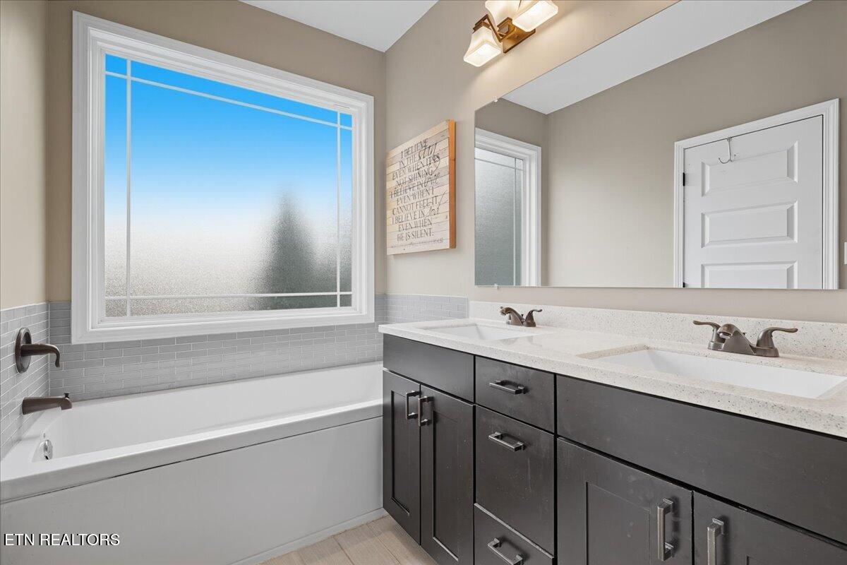 6086 Whisper Ridge Lane Corryton, TN 37721 - Photo 17 of 29 17-021_IMG_5062