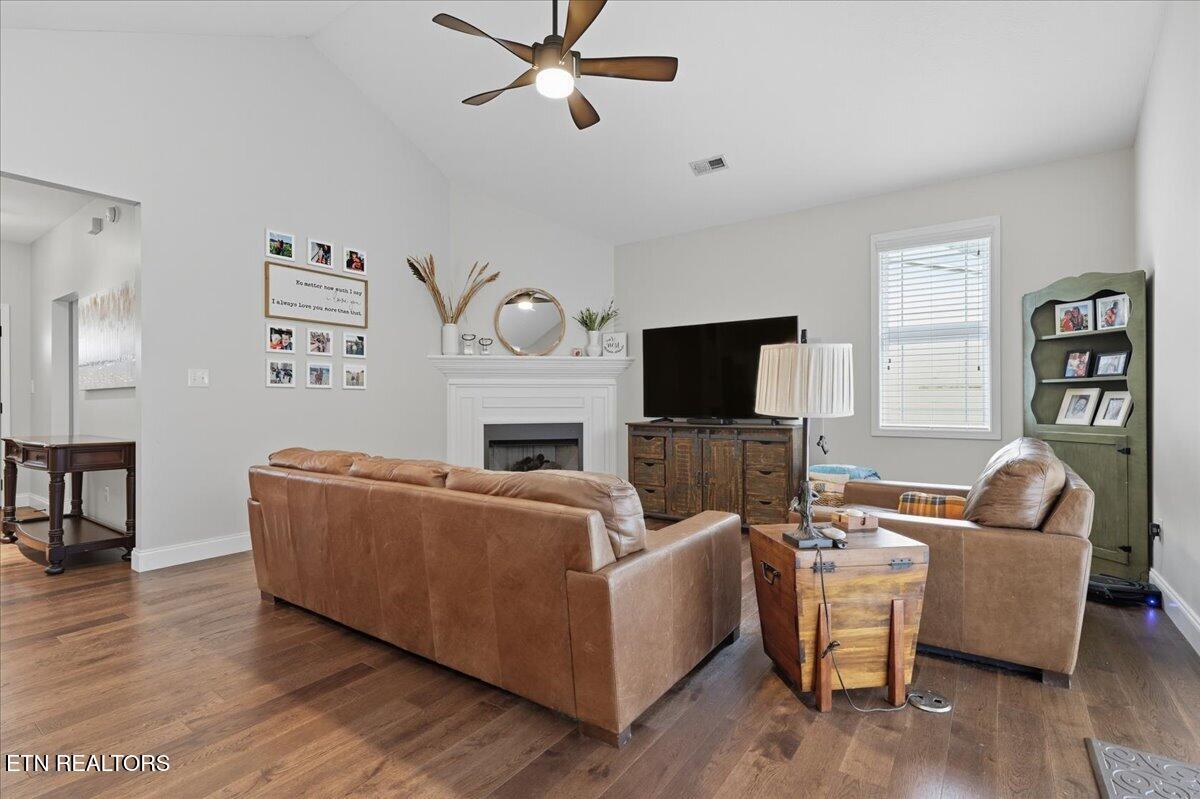 6086 Whisper Ridge Lane Corryton, TN 37721 - Photo 6 of 29 06-006_IMG_5017