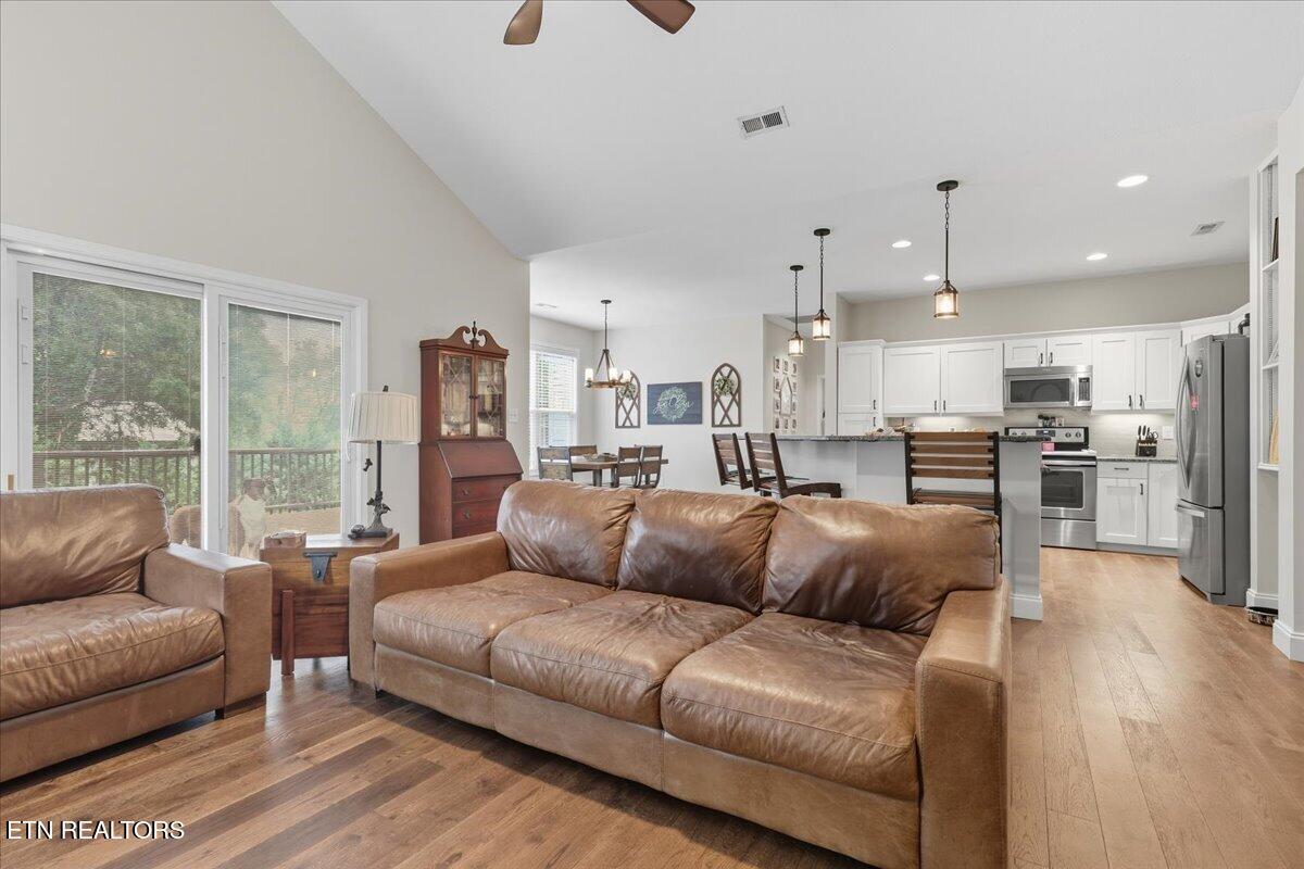 6086 Whisper Ridge Lane Corryton, TN 37721 - Photo 7 of 29 07-008_IMG_5026