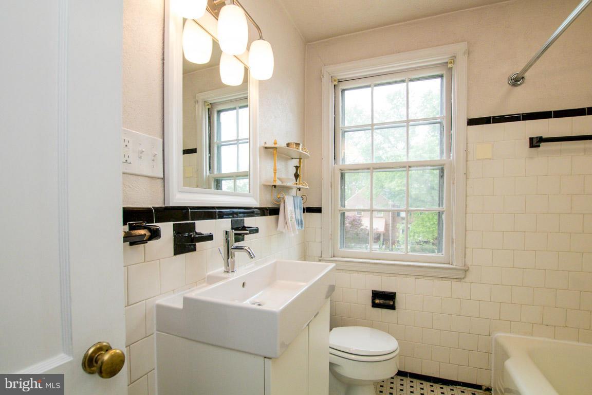 127 Brandon Road Baltimore, MD 21212 - Photo 22 of 28 Bath