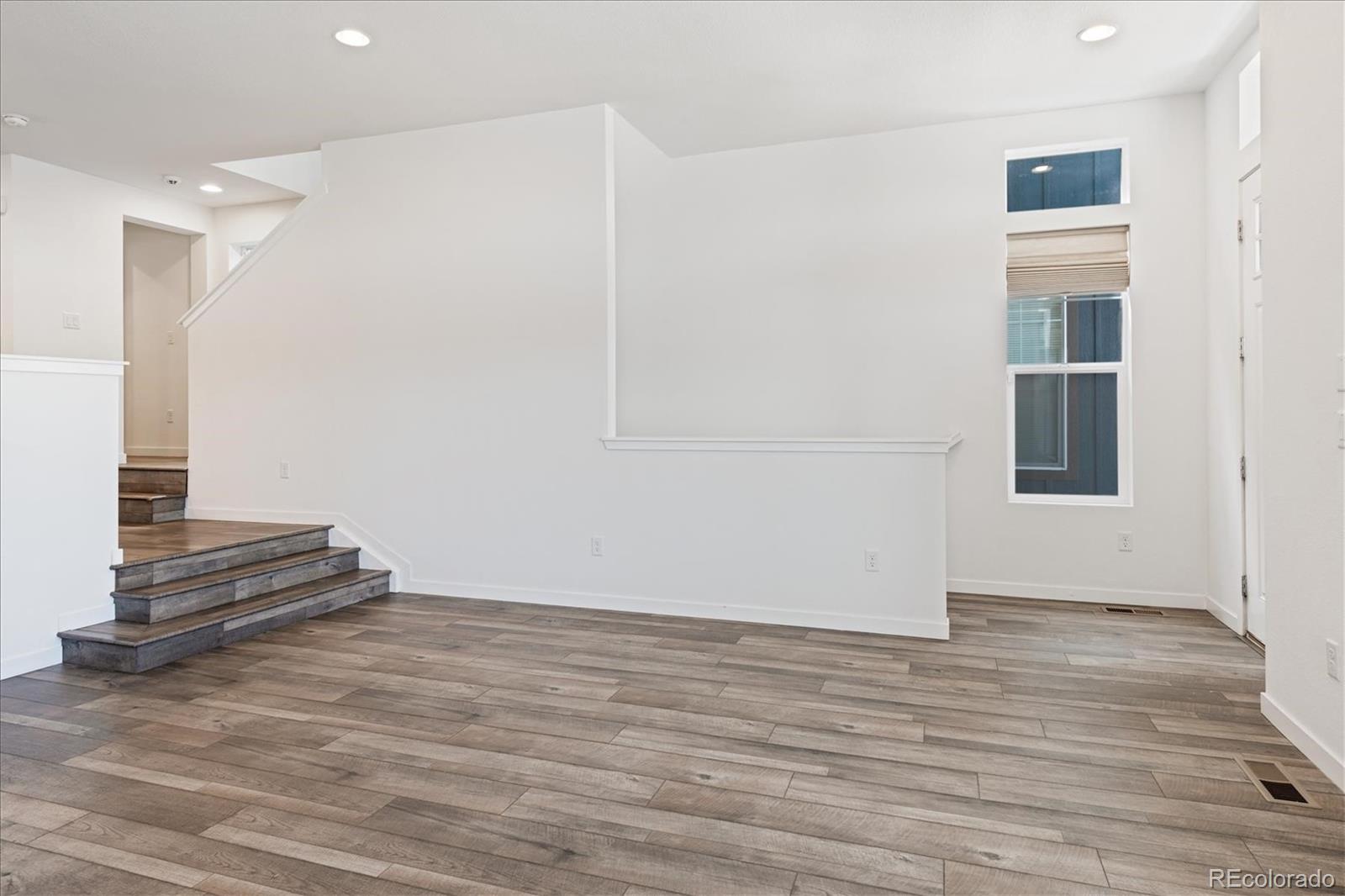 8922 Ramblestone Street Highlands Ranch, CO 80129 - Photo 6 of 21 Gallery Image 6