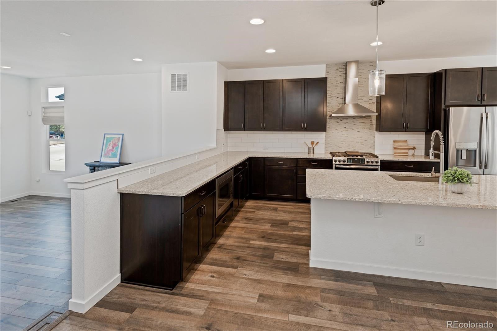 8922 Ramblestone Street Highlands Ranch, CO 80129 - Photo 7 of 21 Gallery Image 7