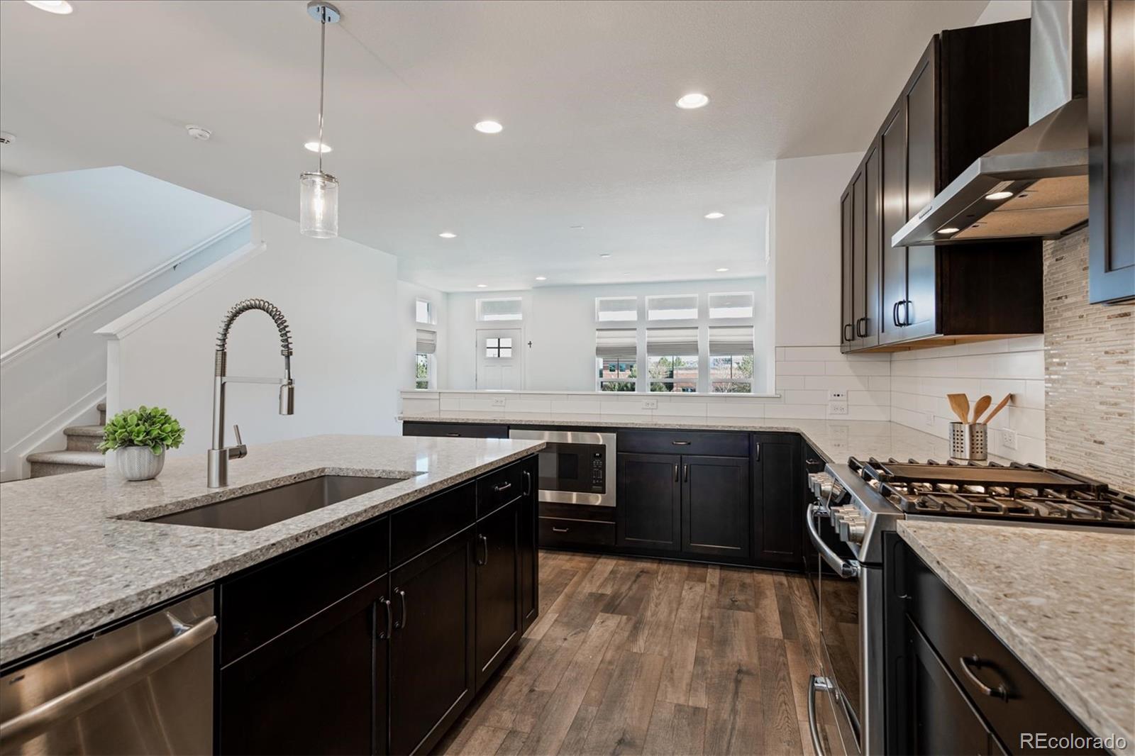 8922 Ramblestone Street Highlands Ranch, CO 80129 - Photo 9 of 21 Gallery Image 9