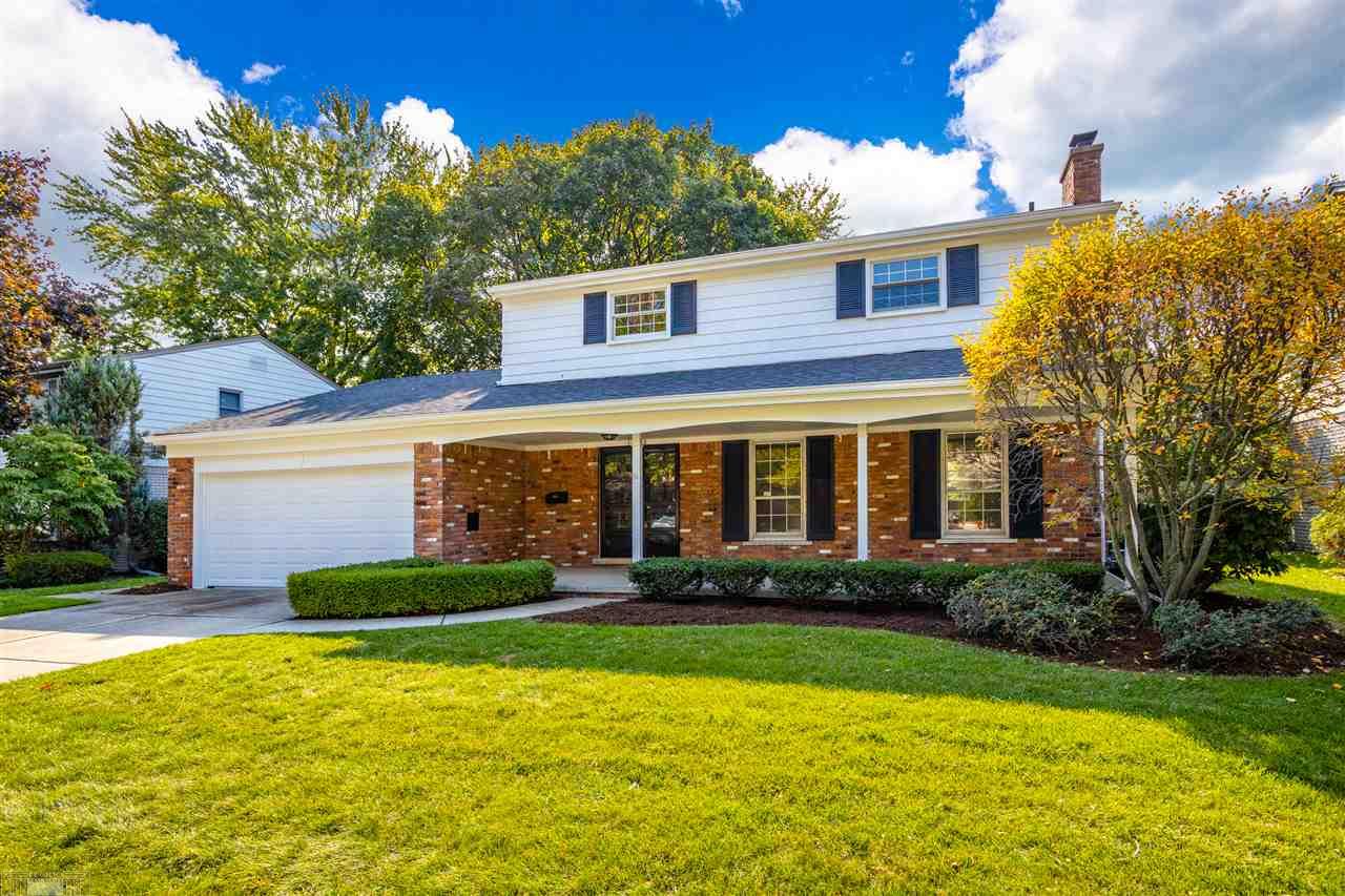 1083 Canterbury Road Grosse Pointe Woods, MI 48236 - Photo 2 of 38