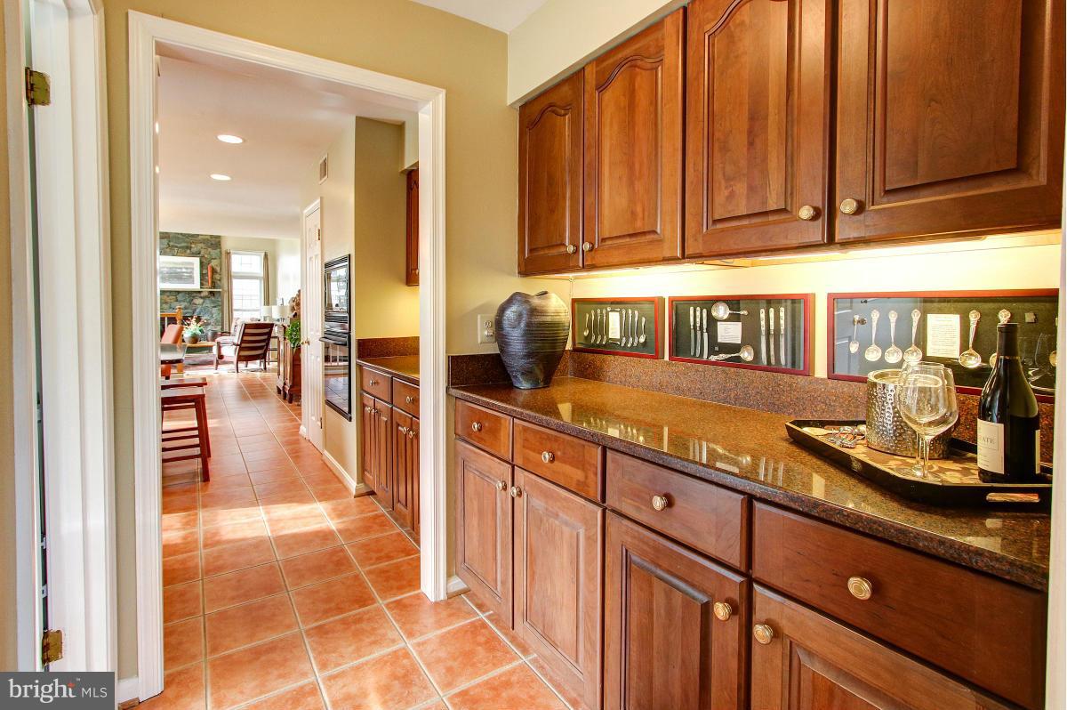 1418 Atwood Road Silver Spring, MD 20906 - Photo 10 of 29 Butler's Pantry w/Quartz Counter top