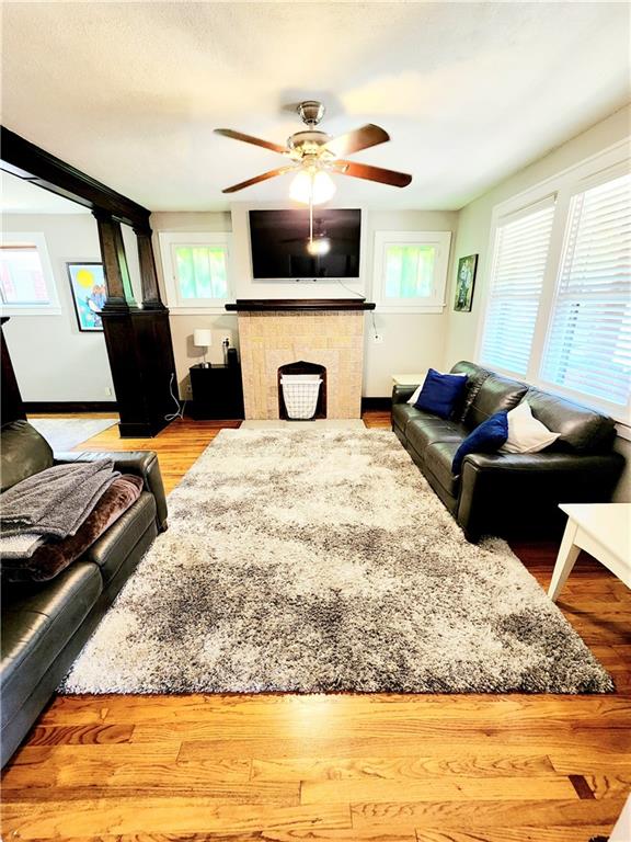 3827 Evergreen Road Pittsburgh, PA 15214 - Photo 6 of 24 Living Room