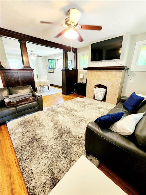 3827 Evergreen Road Pittsburgh, PA 15214 - Photo 8 of 24 Living Room