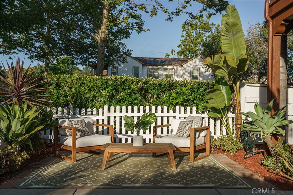 17 Oatfield Farm Ladera Ranch, CA 92694 - Photo 9 of 57 Another Conversation Corner