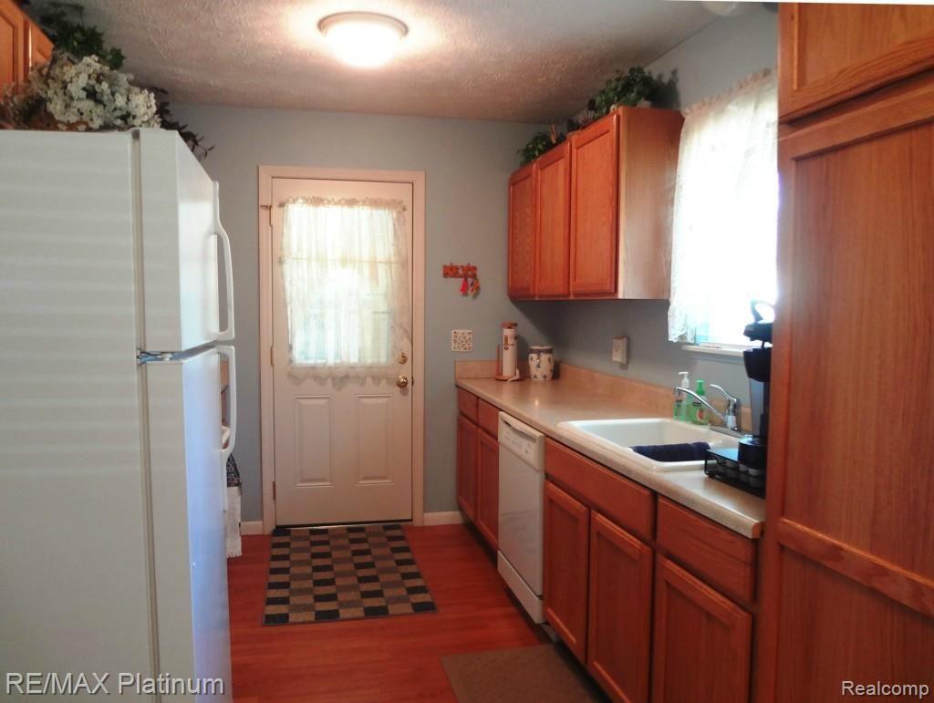 320 Mann Street Pinckney, MI 48169 - Photo 6 of 16 KITCHEN