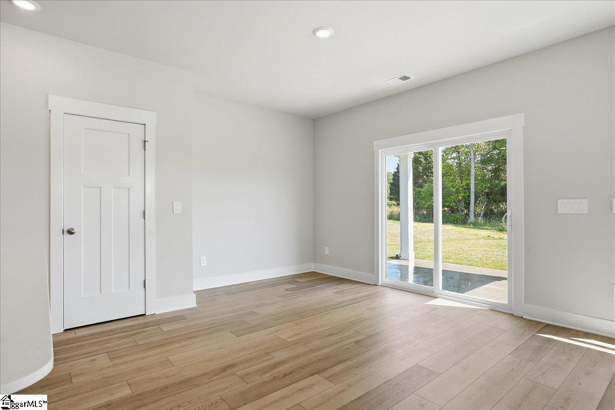 515 Hadlow Street Greer, SC 29651 - Photo 9 of 33