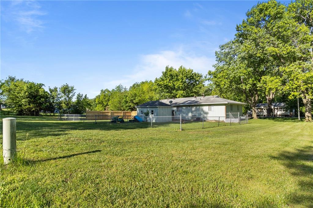 143 Southeast 411th Road Warrensburg, MO 64093 - Photo 17 of 30