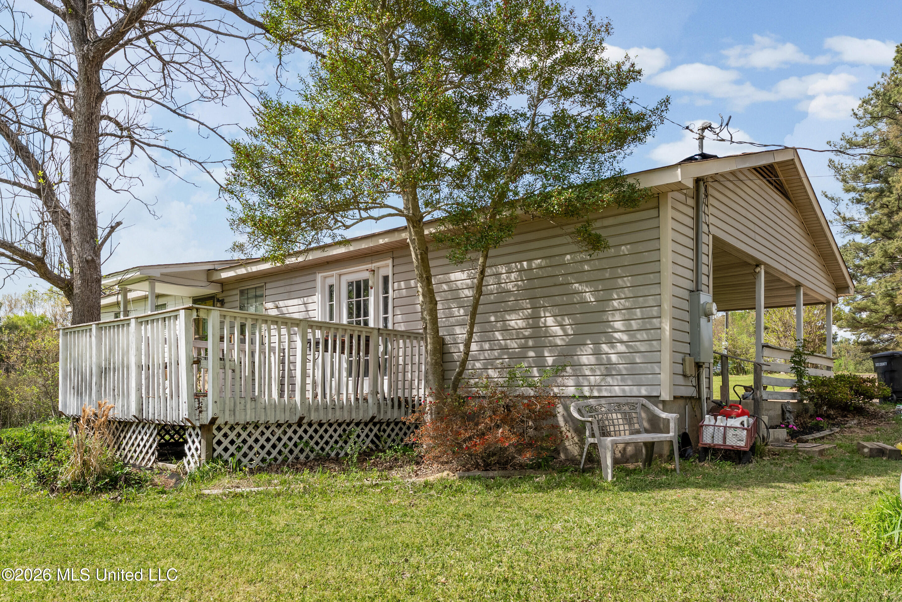 400 Pioneer Village Road Senatobia, MS 38668 - Photo 16 of 32 Back View