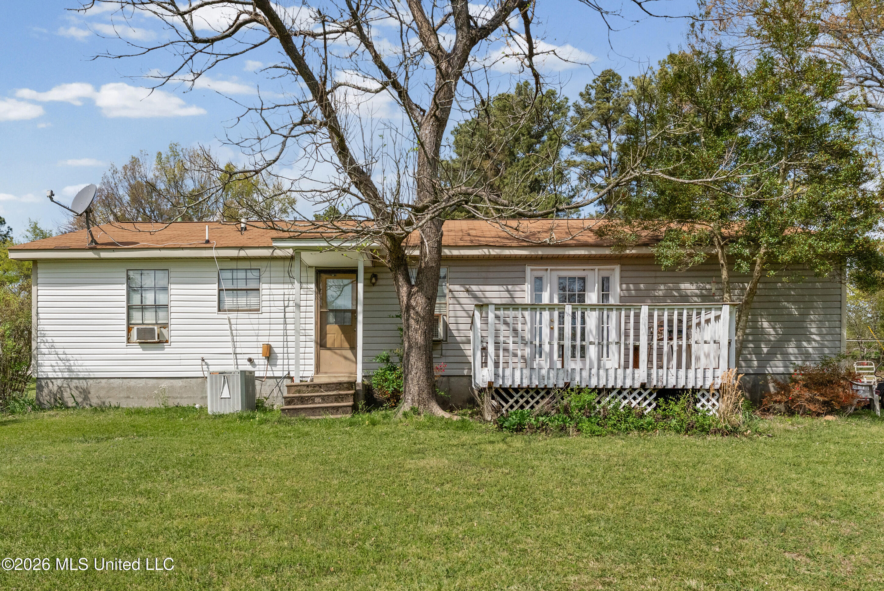 400 Pioneer Village Road Senatobia, MS 38668 - Photo 17 of 32 Back View