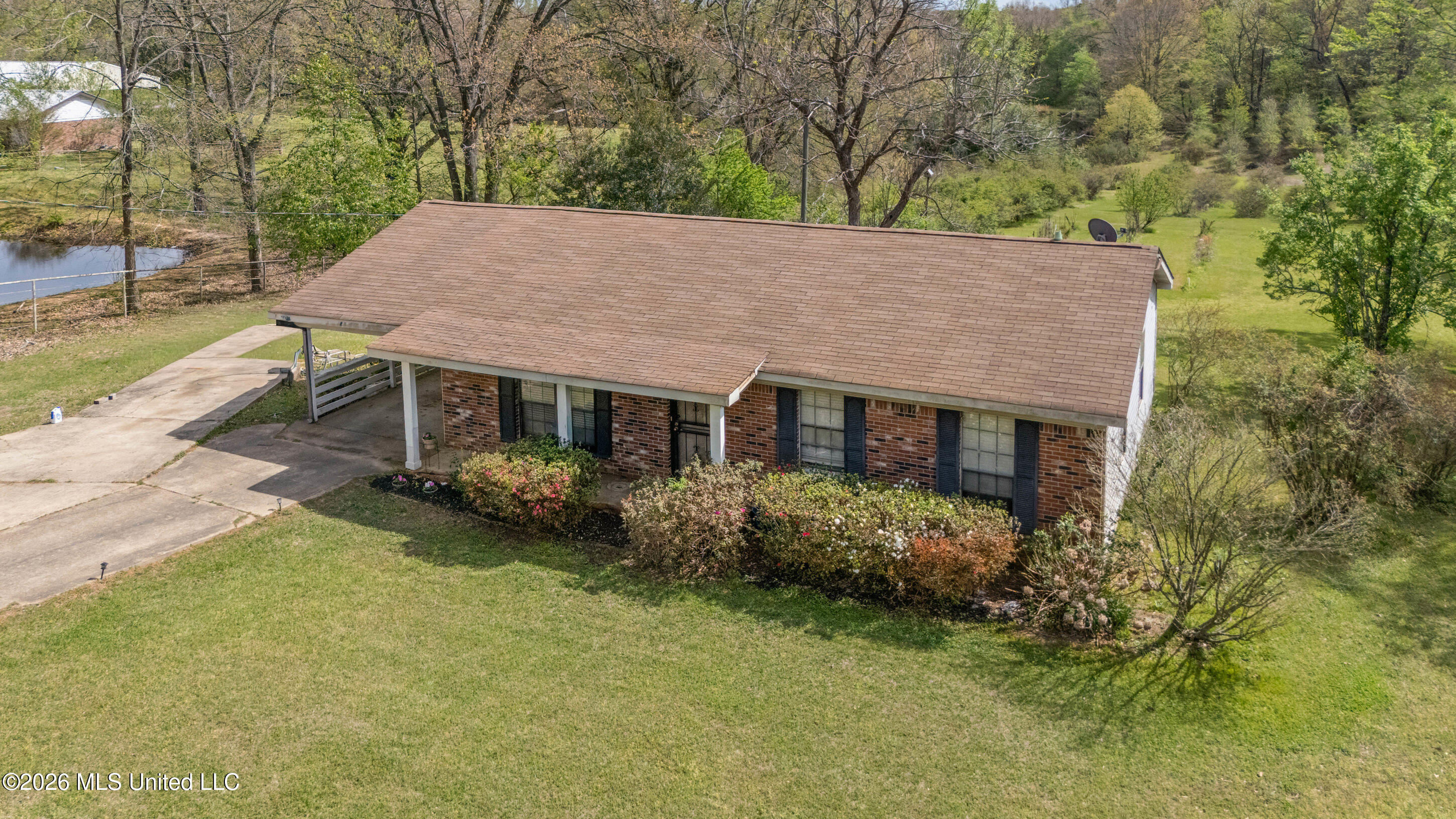 400 Pioneer Village Road Senatobia, MS 38668 - Photo 22 of 32 Drone View