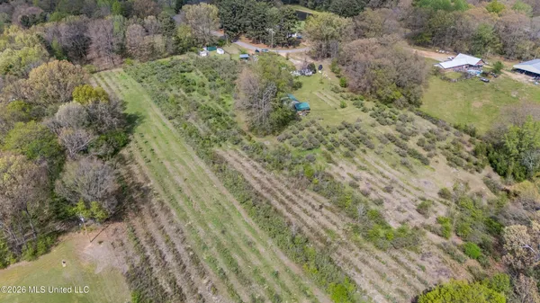 $275,000 | 400 Pioneer Village Road, Senatobia, MS 38668