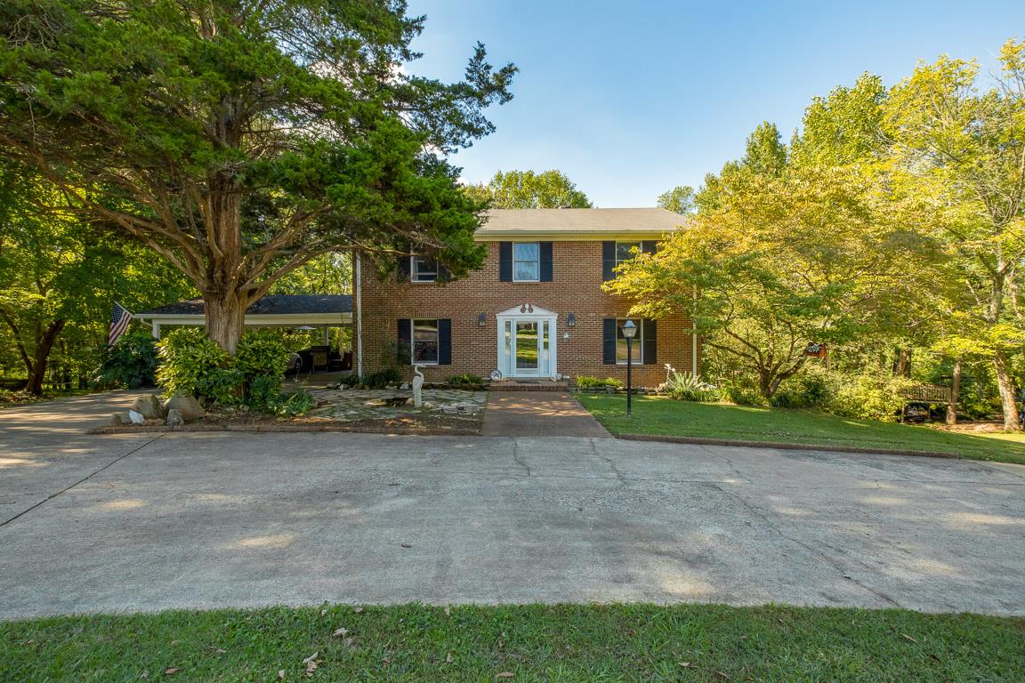 528 Georgetown Road Clarksville, TN 37043 - Photo 1 of 30 a front view of a house with garden