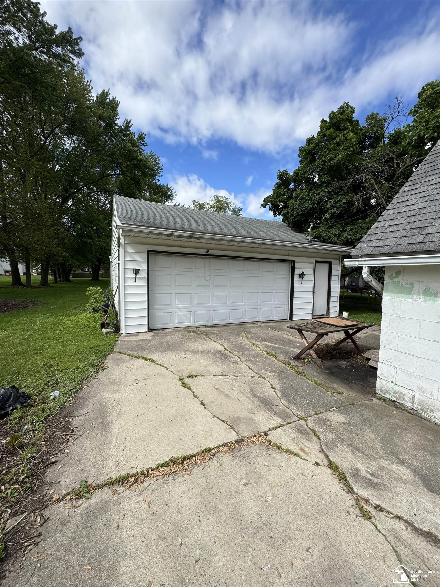 2044 Erie Road Erie, MI 48133 - Photo 11 of 39