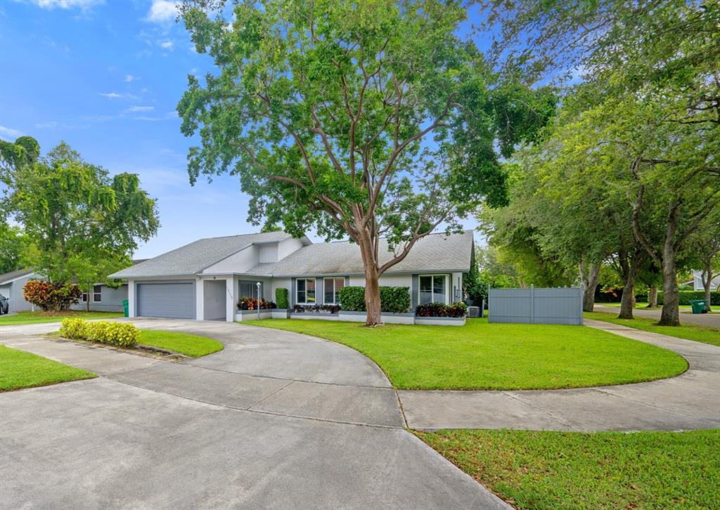 10115 East Calusa Club Dr  