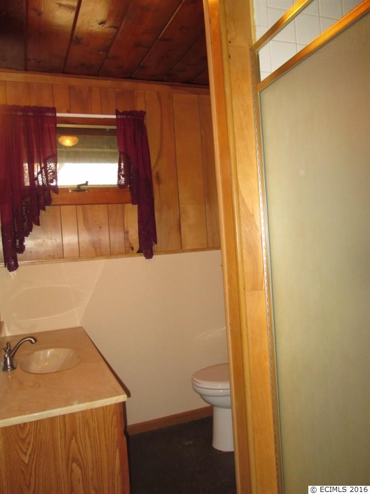 3160 Sheridan Road Dubuque, IA 52001 - Photo 17 of 25 Gallery Image 17