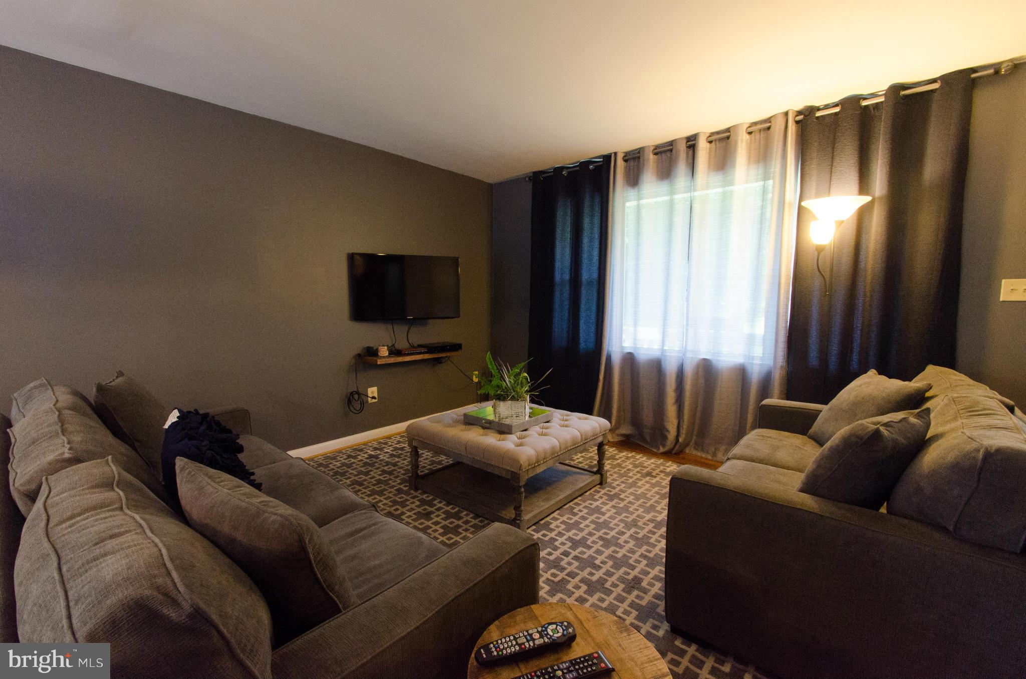 1443 Harding Lane Silver Spring, MD 20905 - Photo 12 of 28 Family Room
