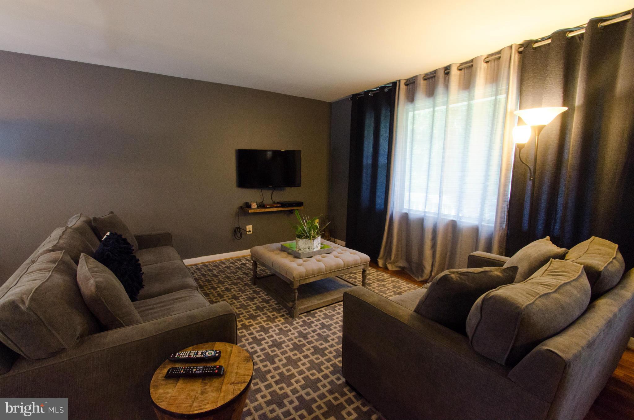1443 Harding Lane Silver Spring, MD 20905 - Photo 13 of 28 Family Room