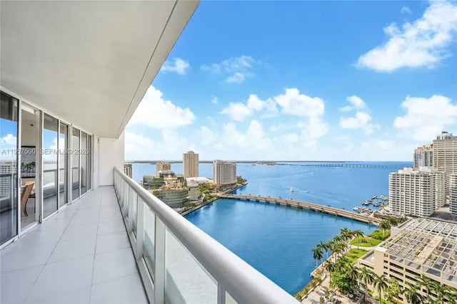$1,295,000 | 495 Brickell Avenue, Unit 2303, Miami, FL 33131