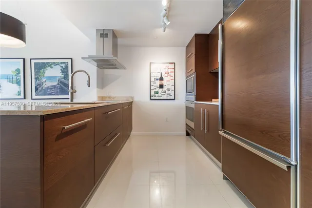 $1,295,000 | 495 Brickell Avenue, Unit 2303, Miami, FL 33131