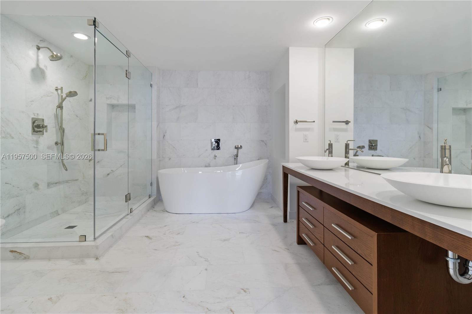 495 Brickell Avenue, Unit 2303 Miami, FL 33131 - Photo 9 of 9