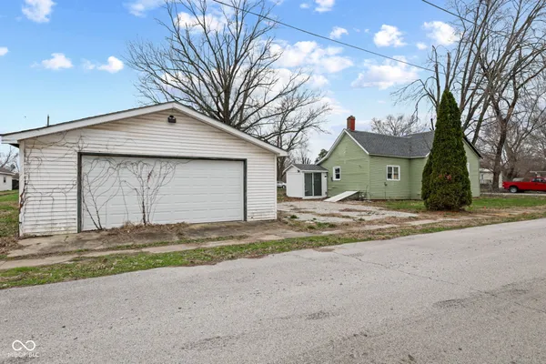 $165,000 | 9712 North Price Street, Knightsville, IN 47857