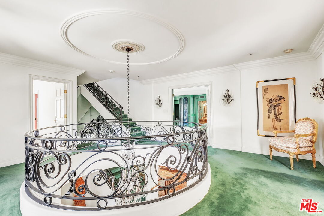 527 North Maple Drive Beverly Hills, CA 90210 - Photo 43 of 54