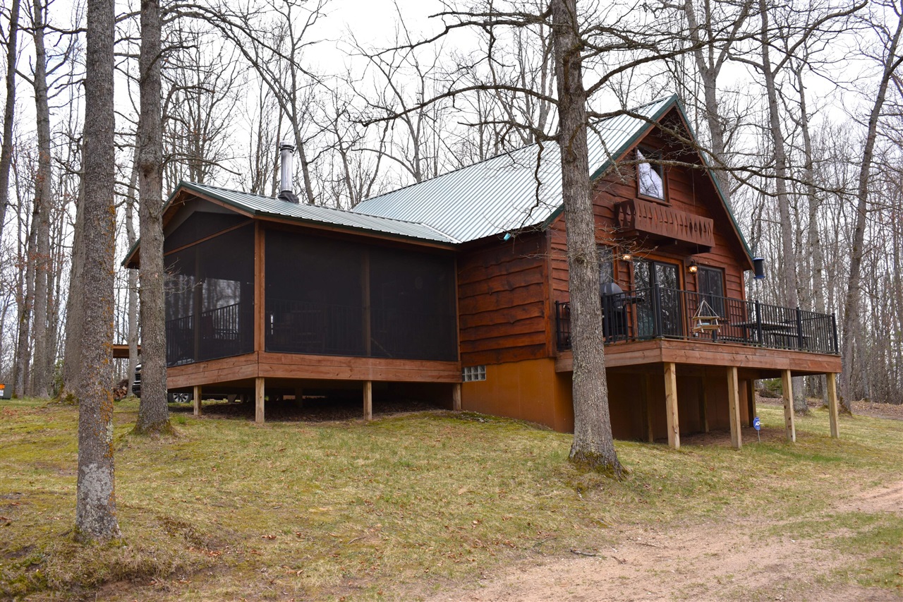 6590 Deer Path Drive Reed City, MI 49677 - Photo 2 of 32