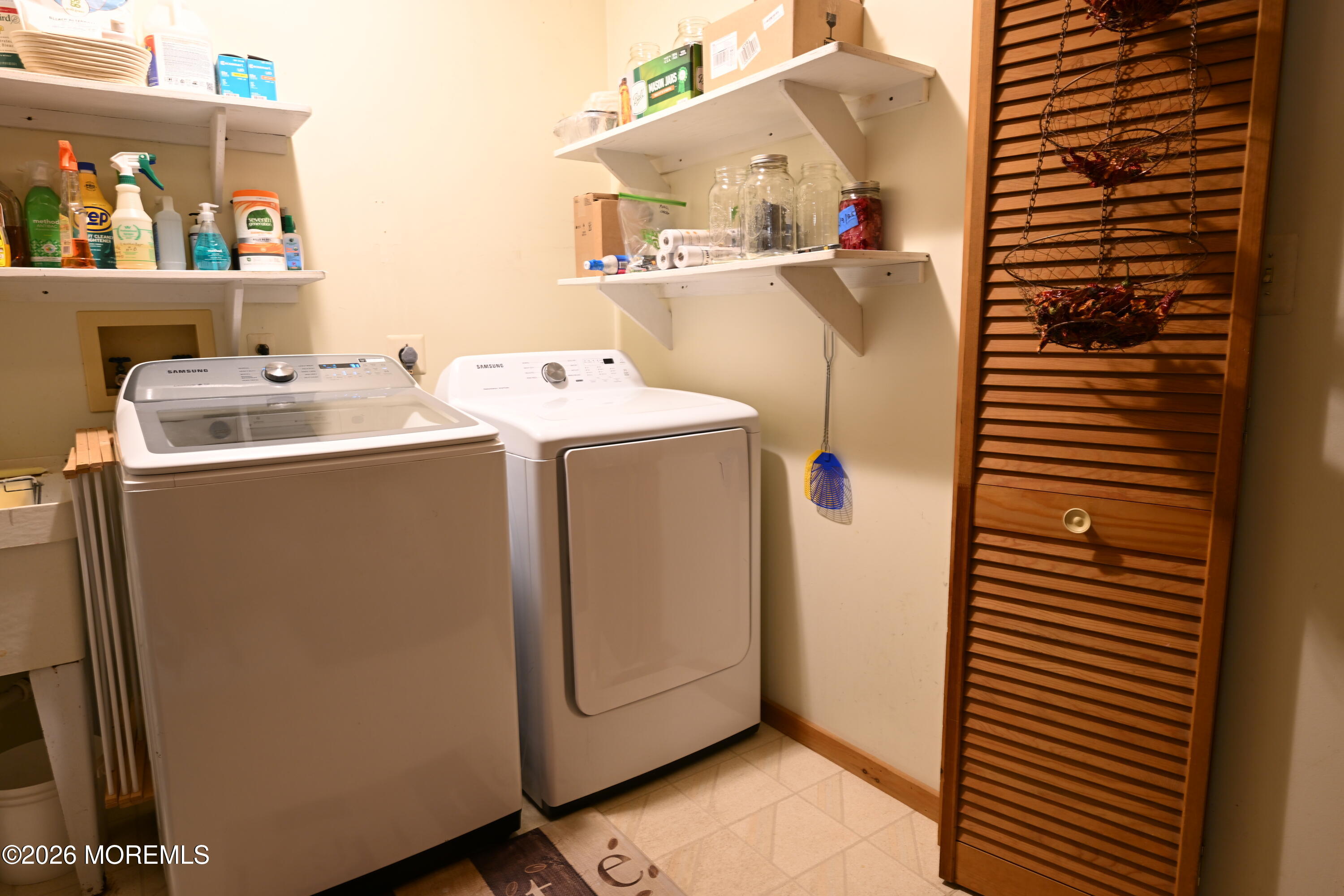 20 Hluchy Road Robbinsville, NJ 08691 - Photo 15 of 38 a utility room with dryer and washer