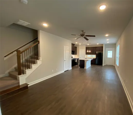 $1,599 | 285 Woodland Hills Drive, Unit A, Conroe, TX 77303