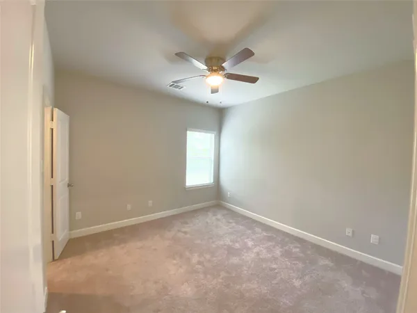 $1,599 | 285 Woodland Hills Drive, Unit A, Conroe, TX 77303