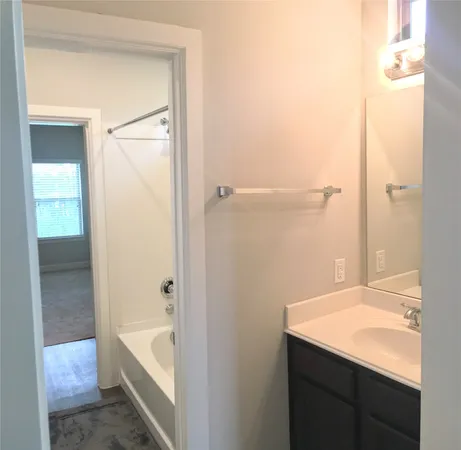 $1,599 | 285 Woodland Hills Drive, Unit A, Conroe, TX 77303